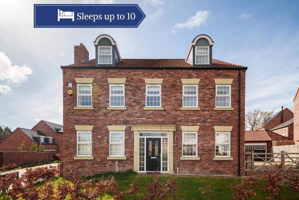 Spacious Family Home - Sleeps 10, Park 3 Cars - Headingley - Leeds