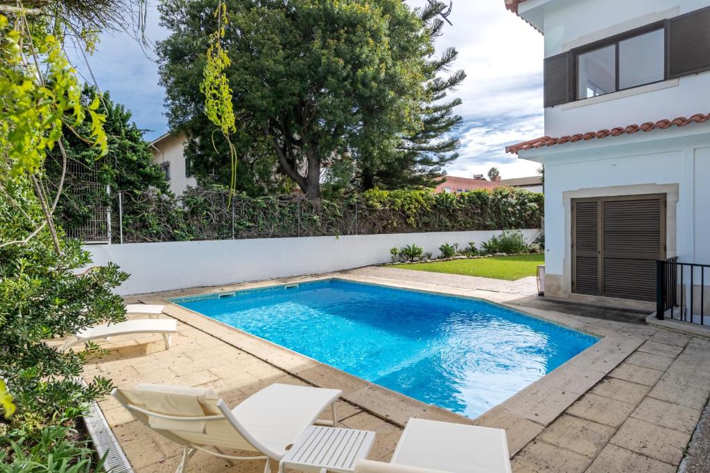 Oeiras Apt In Spacious Villa - Shared Pool - Porto Salvo