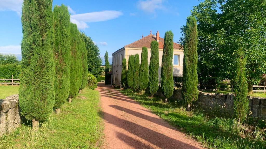 Villa De 5 Chambres Avec Piscine Privee Jardin Clos Et Wifi A Briennon - Charlieu