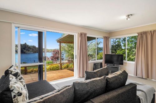 Kawerau Holiday Rentals and Airbnb cozycozy