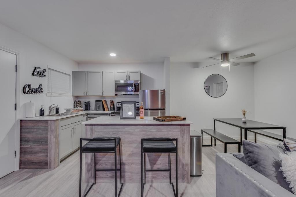 Brand New Luxury Apt! Heart Of Montrose- Downtown Htx - Bellaire, TX