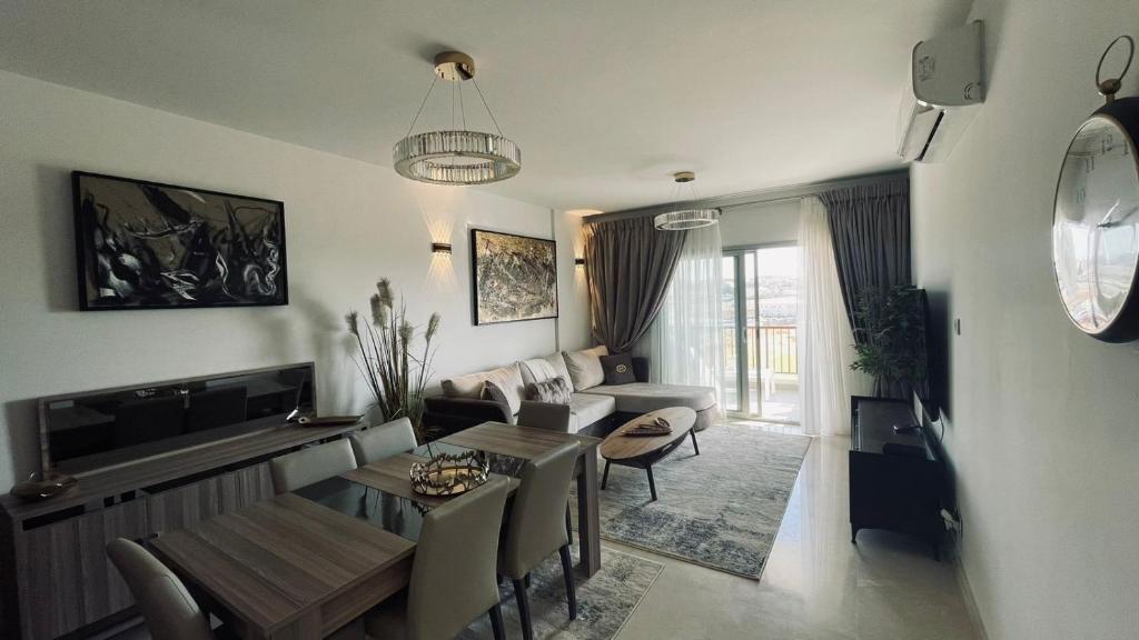 Luxury Apartment In Uptown Cairo - Emaar - القاهرة