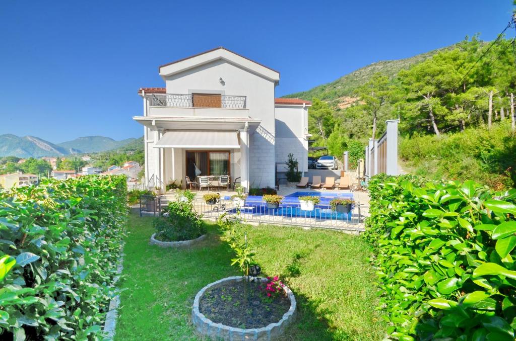 Sunny Villa In Kavac - Kotor