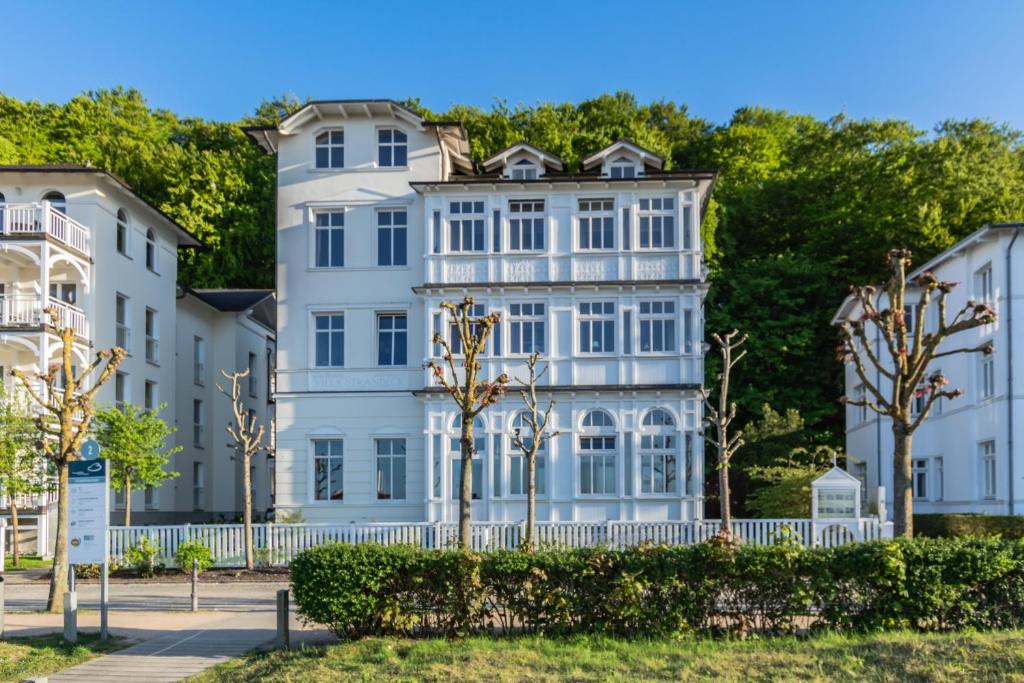 Villa "Strandeck", App 7 - Direkt Am Strand, Mit Ostseeblick - Baabe