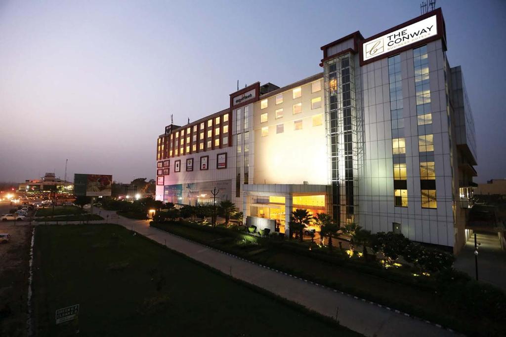The Conway - Meerut
