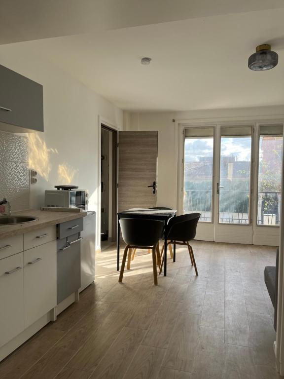 Appartements Proches Cdg Le Bourget Dans Maison Francilienne Typique - Gonesse