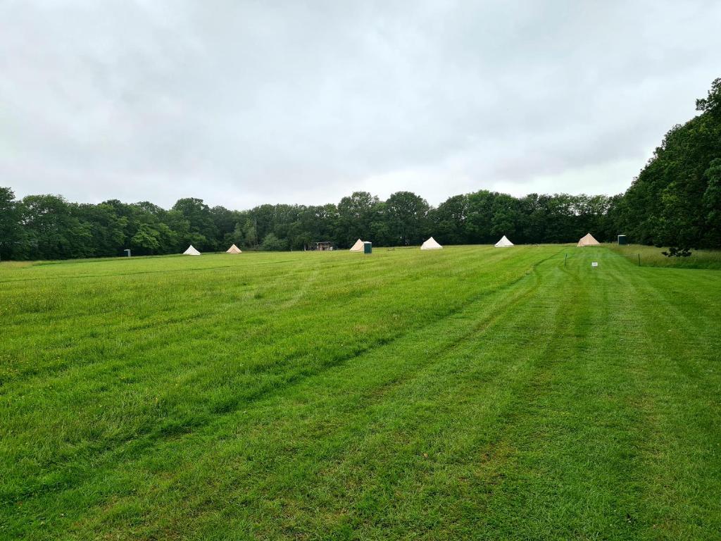 Glamping In The Kent Weald Nr Tenterden Spacious Quite Site Up To 6 Equipped Tents, Each Group Has Their Own Facilities Tranquil And Beautiful Rural Location Yet Just An Hour To London - Kent