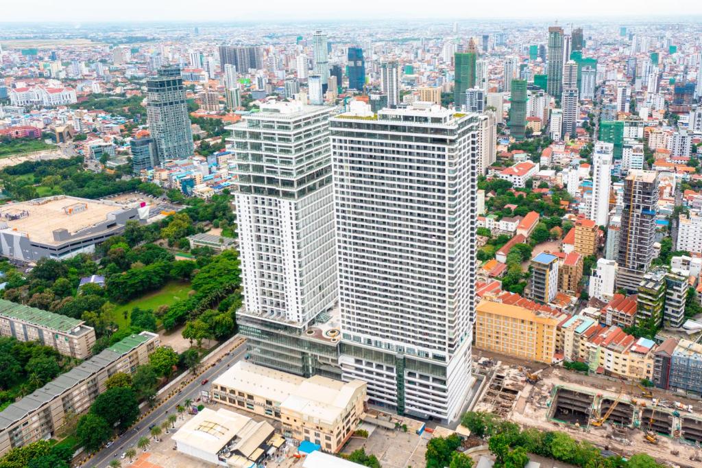 Prince Huan Yu Center Hotel & Residence太子寰宇中心酒店公寓 - Phnom Penh