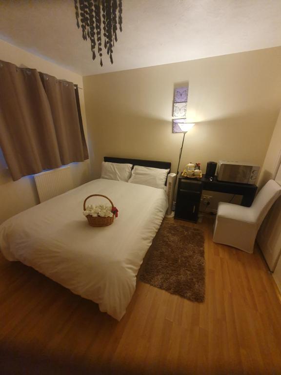 Double Size Room In Barking - Woolwich