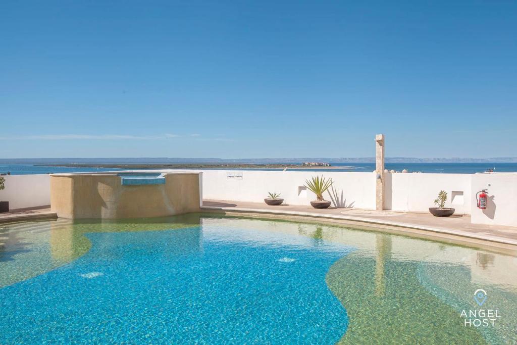 Condos With Spectacular Ocean View & Pool Onsite - La Paz