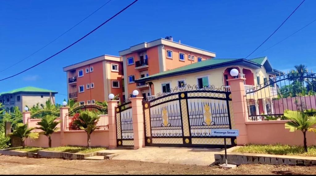 Stunning 3-bedroom Guesthouse In Limbe Cameroon - Cameroon