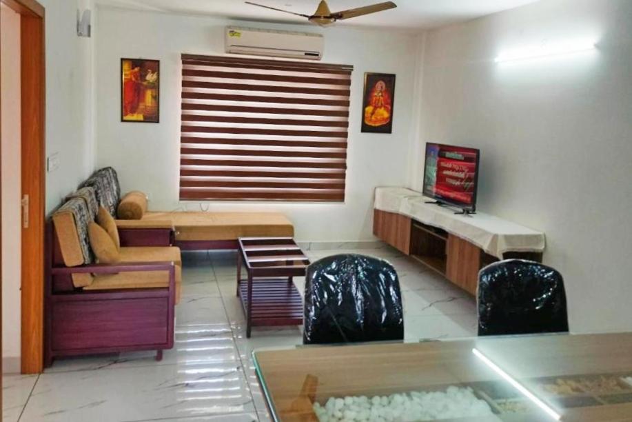 Luxurious Apartment With A Pool And Gym Near Trivandrum Railway Station - Nedumangad