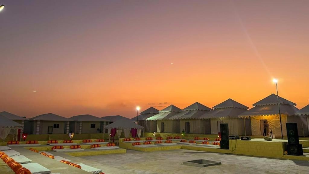 Best Desert Camp In Jaisalmer Red Velvet - 라자스탄