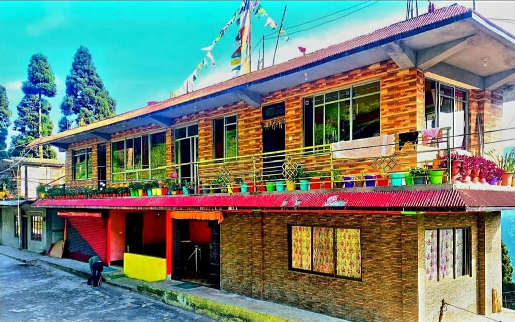 Pine Vista Inn - Lava, West Bengal