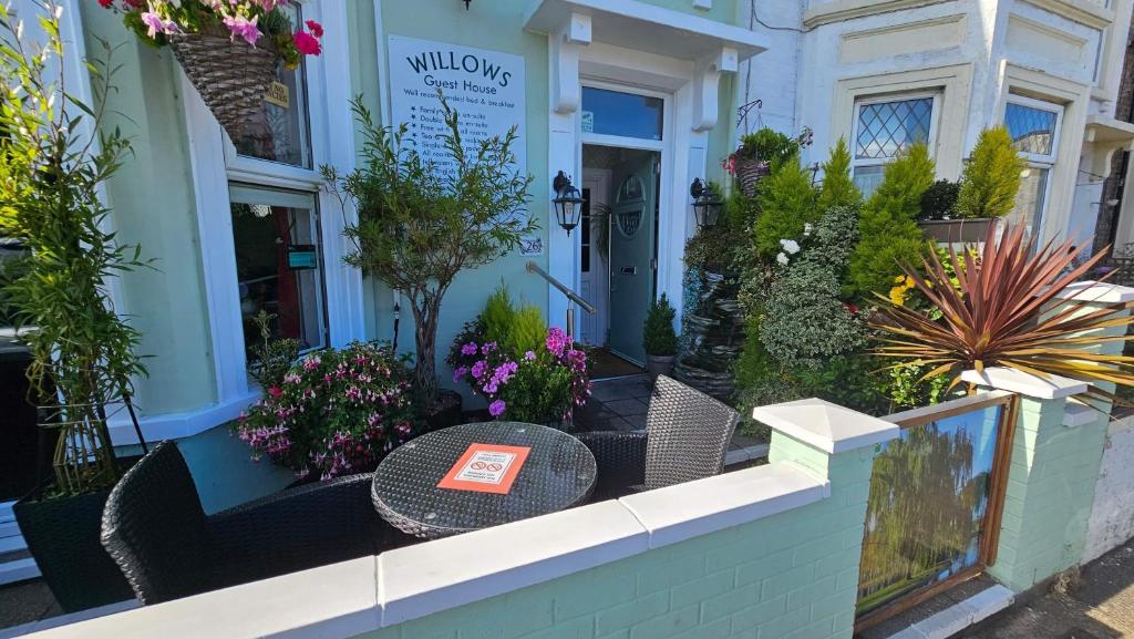 Willows Guest House - Winterton-on-Sea