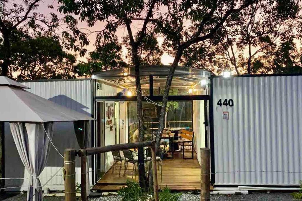 Casa Container Com Piscina. Sem A Tenda Da Frente - 보니토