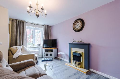 Villa rentals in Bolton, UK via cozycozy