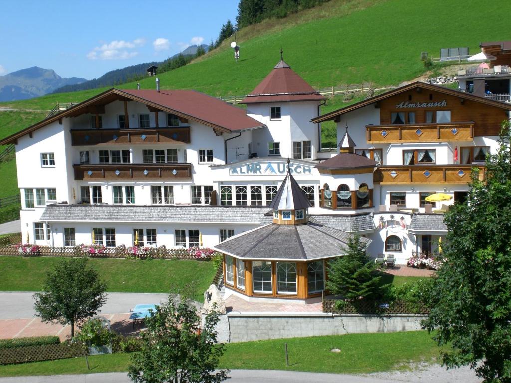 Berghotel Almrausch - Stanzach