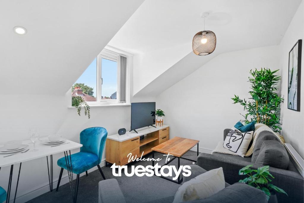 6 Sarah House by Truestays - 2 Bedroom Apartment - FREE Wifi & Parking - Oldham