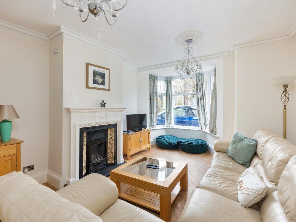 4 Bedroom Accommodation In Lytham St Annes - Lytham St Annes
