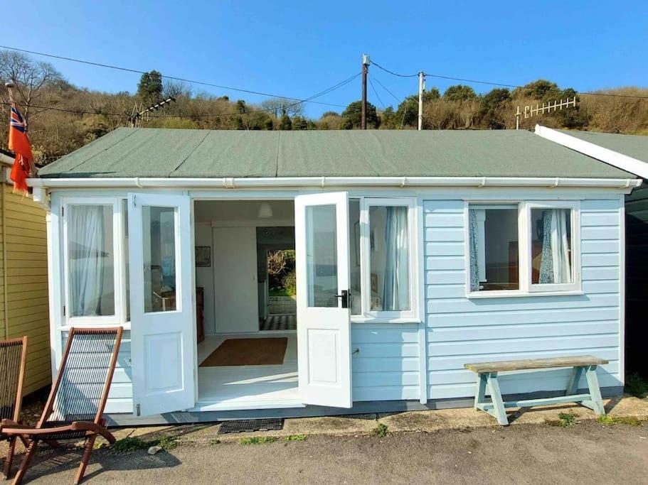 Amazing Sea View Chalet. 1 Minute From The Sea , Harbour And Cobb And Very Nr To Fabulous Pubs , Restaurants And Activities. Sleeps 4 With Parking - Lyme Regis