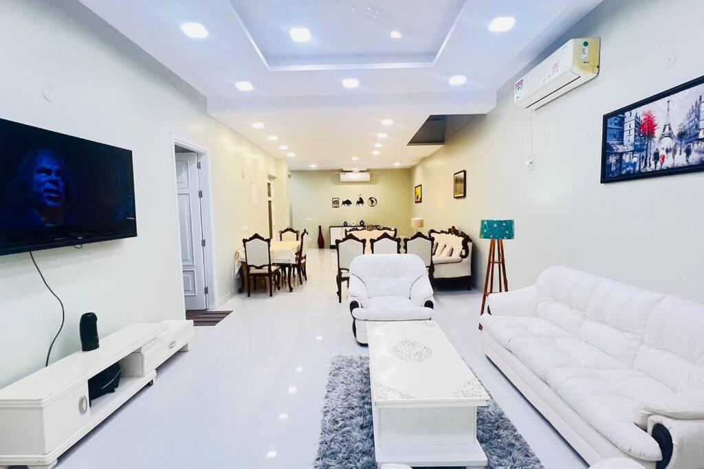 Comfy Stayz Bungalow A-21 Sector 70 - Ghaziabad