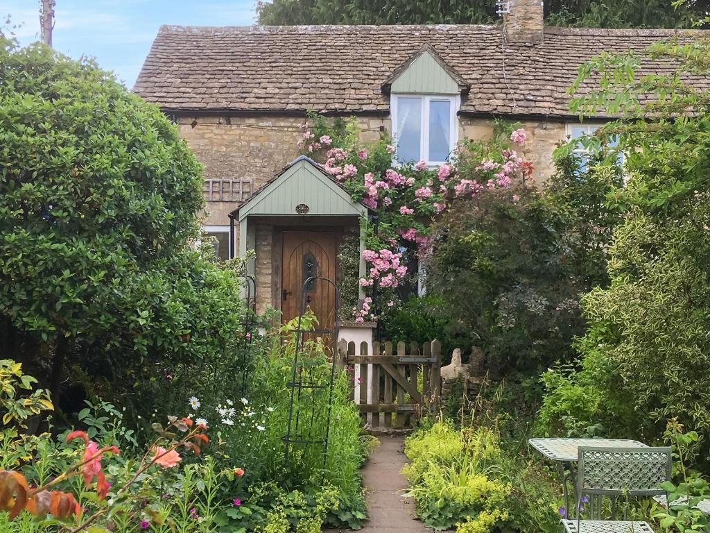 Folly Cottage - Stroud