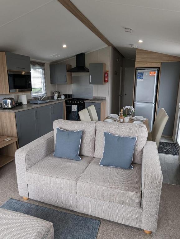 Stylish Modern Bright Caravan With Views Sleeps 6 Littlesea Haven Weymouth - Weymouth