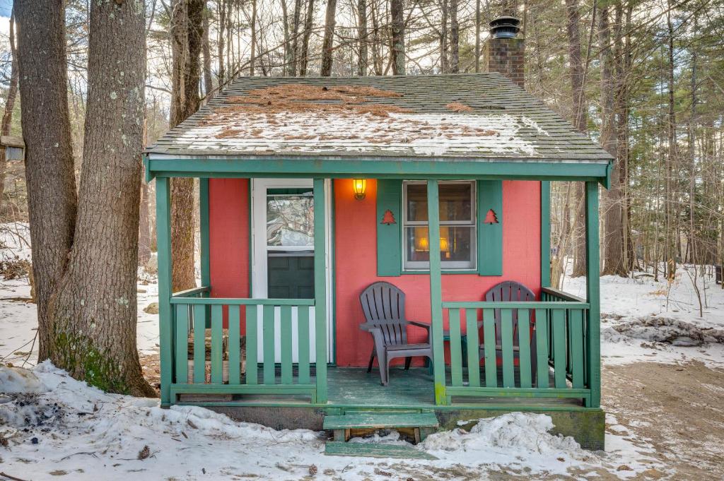Pet-freindly Laconia Vacation Rental With Fireplace! - Gilford, NH