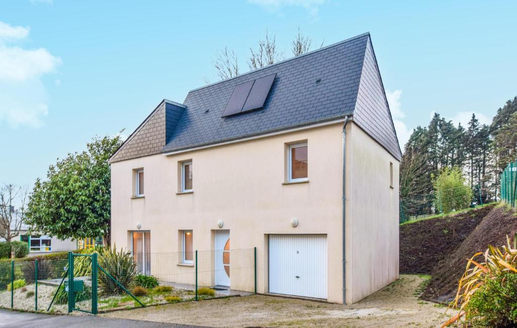 Stunning Home In Cherbourg-en-cotentin With Kitchen - Cherbourg-Octeville