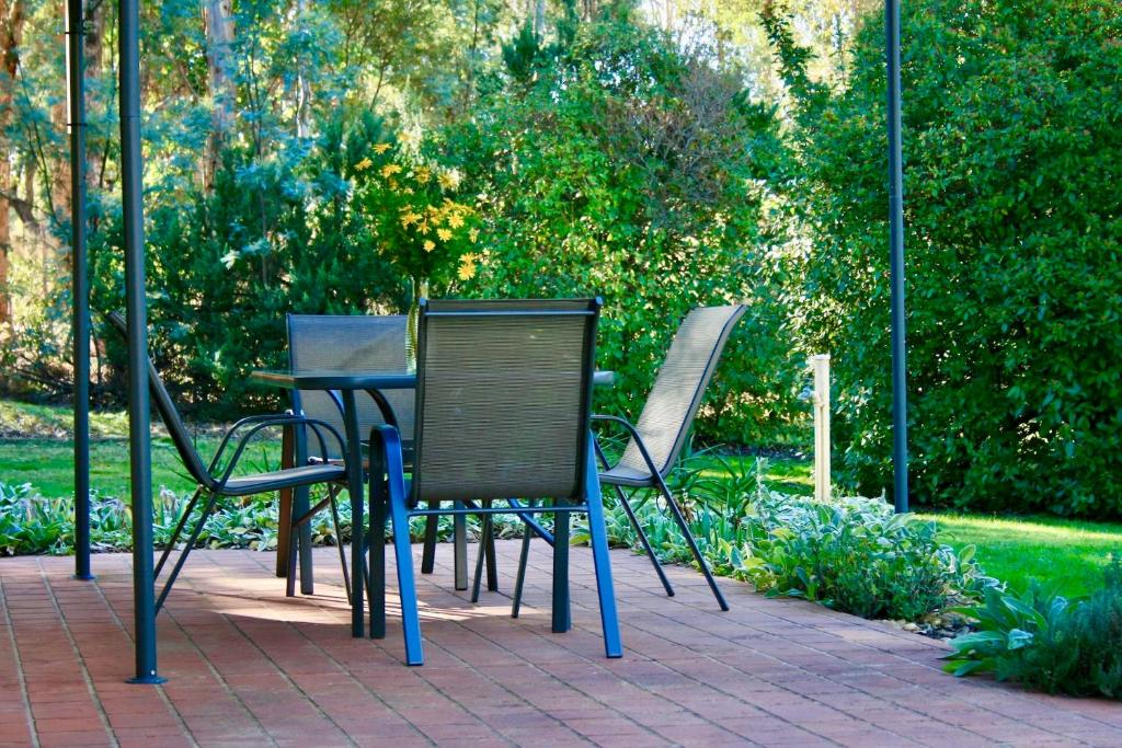 Serena Cottages 1 - Relax In A Tranquil Bush Setting Just 5km From Beechworth - Beechworth