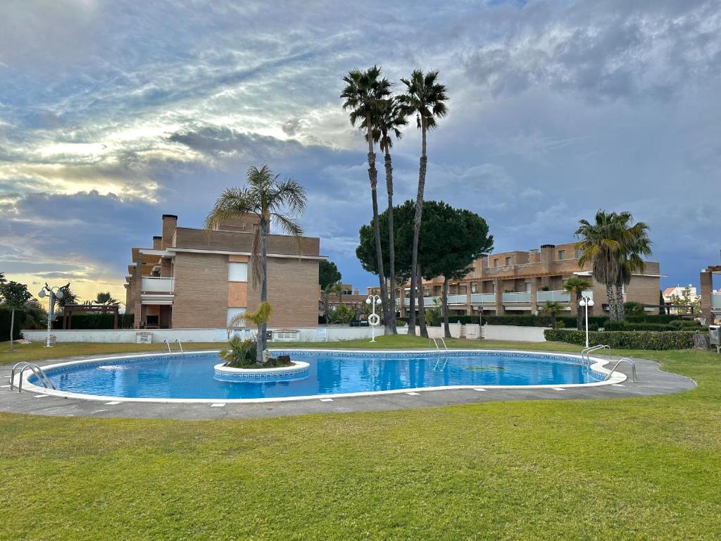 Hermosa casa con espectaculares vistas al mar y a tocar de una idílica calita - Costa Dorada (España)