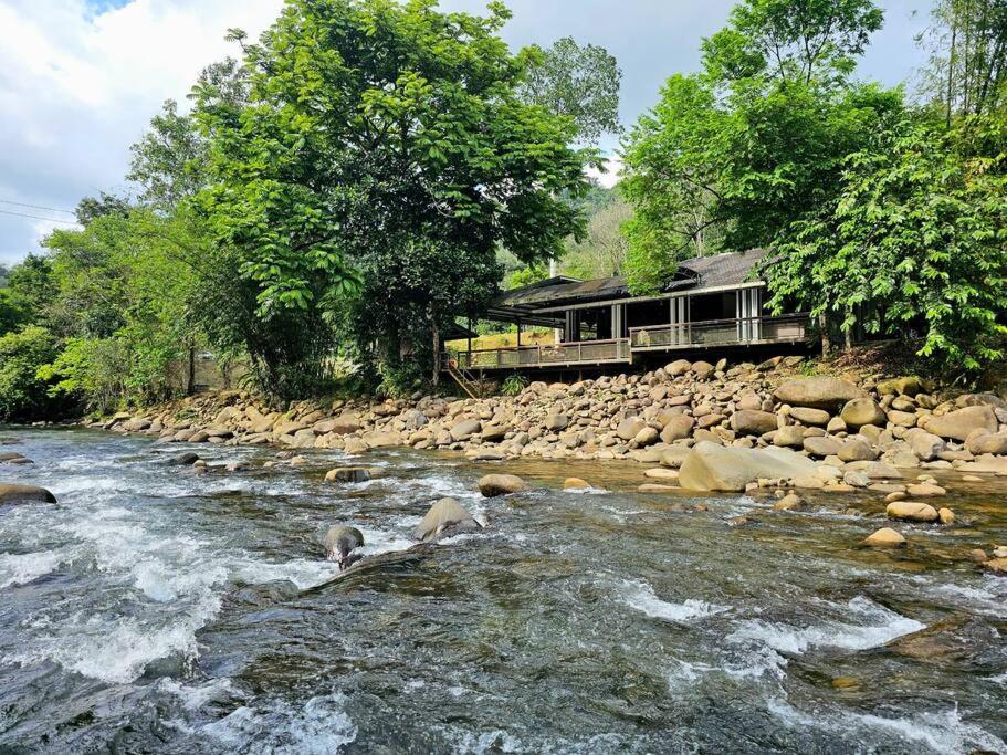 Rugading Riverside Villa Near Kota Kinabalu. - コタキナバル