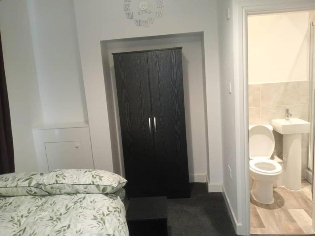 Ensuite Double-bed (G1) Close To Burnley City Centre - バーンリー