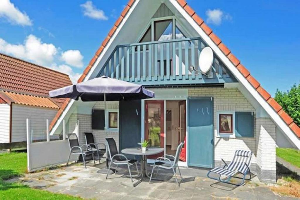 Lilian Modern Holiday Home At A Typical Dutch Canal, Close To The Lauwersmeer - Frisia