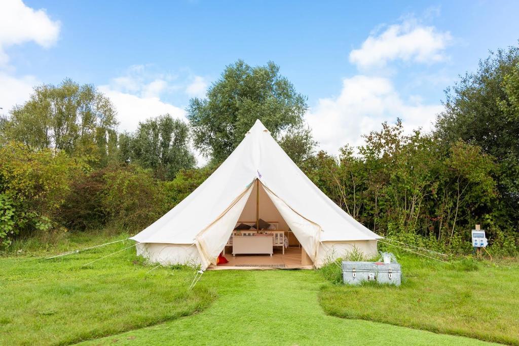 Spring Lakes Lake View Bell Tents - Nottingham
