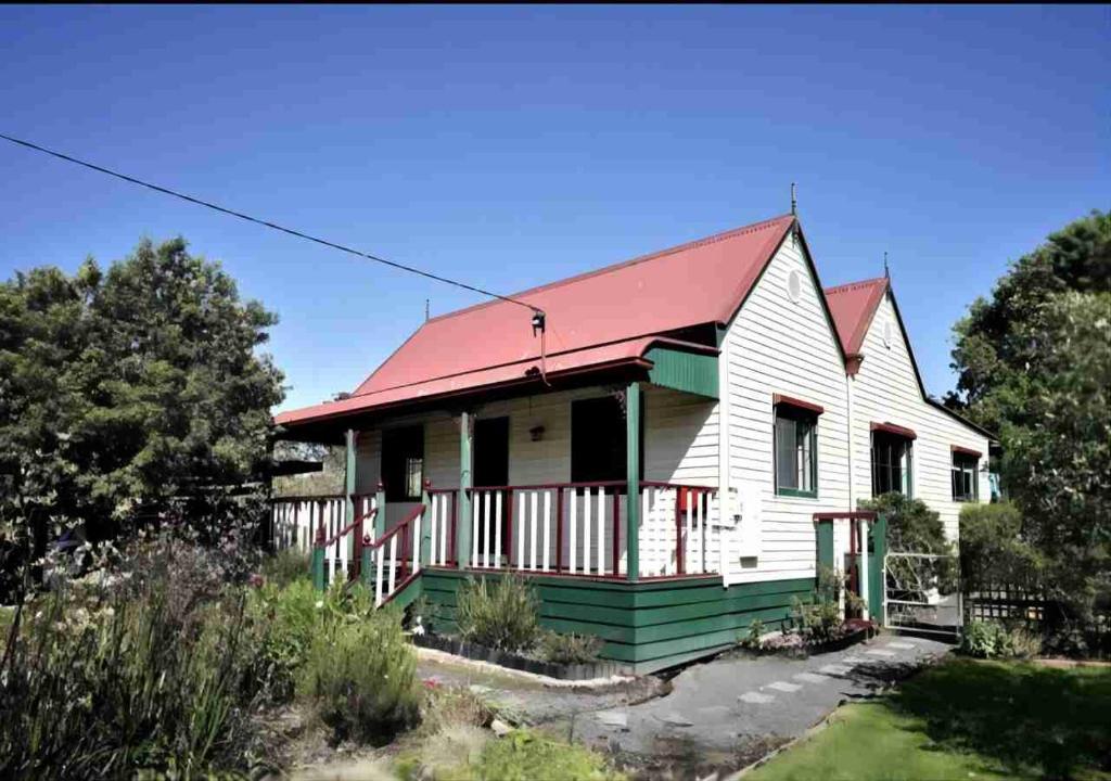 Relaxing & Beautiful Miner's Cottage Near Wilson’s Prom - Fish Creek