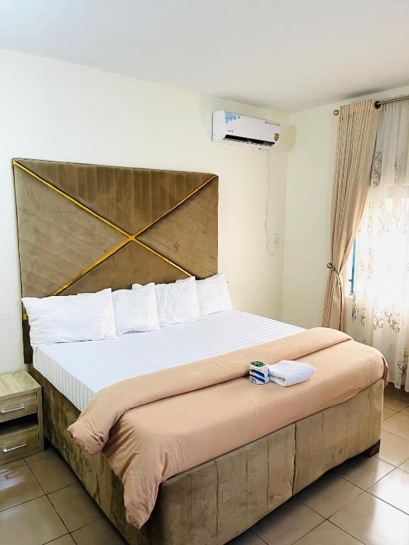 Od-v!ck's Luxe, Wuse Zone 4, Swimming Pool, Gym, Wifi, 24hr Power, Security, Dstv - Abuja