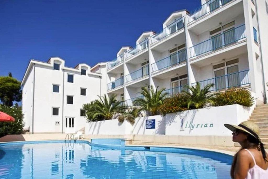 Apartments Illyrian Resort Milna - Cin08003-cyb - Milnà