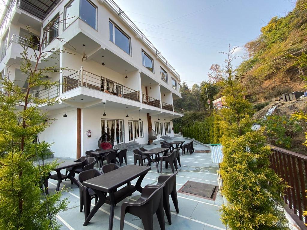 The Aesthetic Hotel & Restaurant - Bhowali
