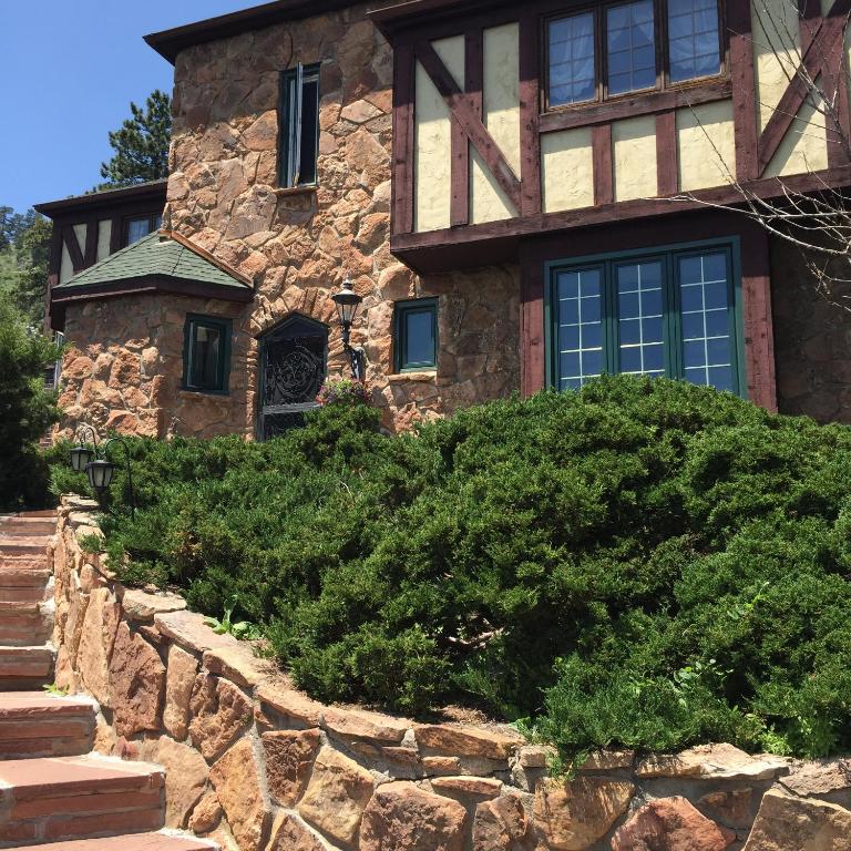 Colorado Bed & Breakfast With Beautiful Views - Evergreen, CO