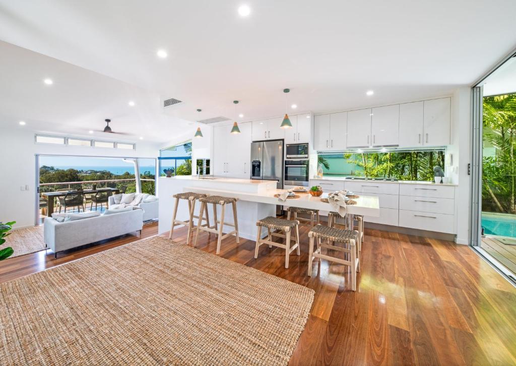 3 Bedroom Holiday Home With Private Pool And Incredible Ocean Views - Airlie Beach