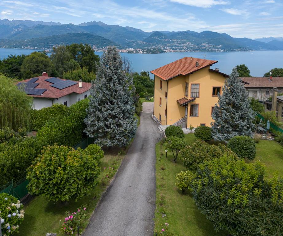 Casa Lilla - Lakeview Large Apartments With Garden Above Stresa - Stresa, Verbano-Cusio-Ossola, Italy