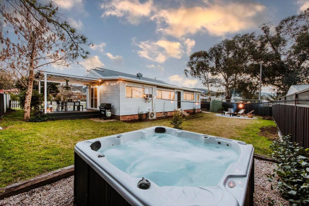 Charlie's Stylish Family-friendly Cottage In Downtown Mudgee - Mudgee