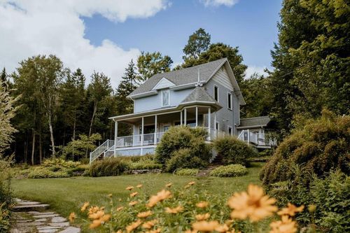 SainteAgathedesMonts Chalet Rentals Find the Best Deals on cozycozy