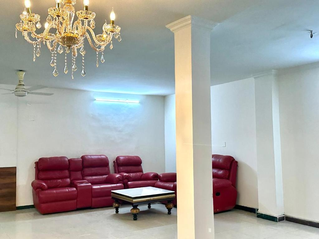 4bhk And Hall For Party Near Golf Course Road Ggn - ニューデリー