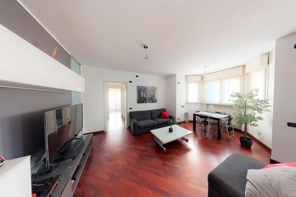 Apartment+garage Near Novegro Exhibition/linate - Cologno Monzese