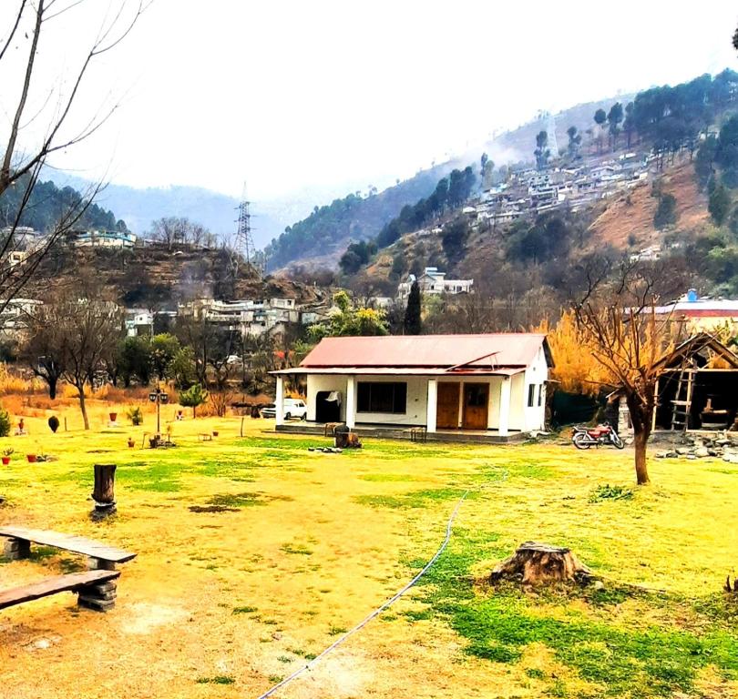 1 X Bedroom Cottage - Getaway To Riverside Bliss - Country Club Balakot - パキスタン