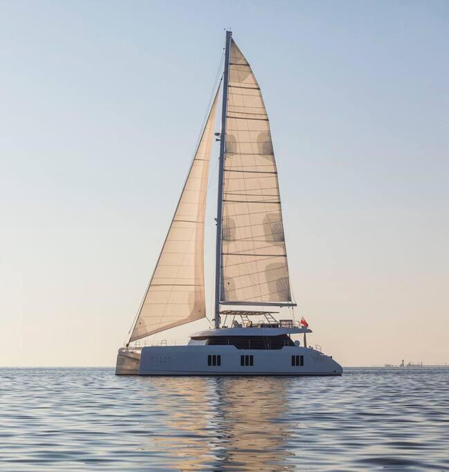 Luxury Sailing Sunreef Catamaran 70ft - Cumberland