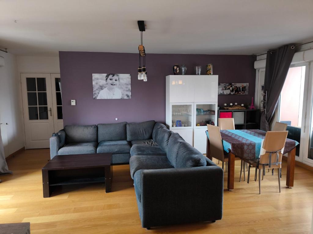 Flat In Nanterre Up To 10 People - Le Chesnay